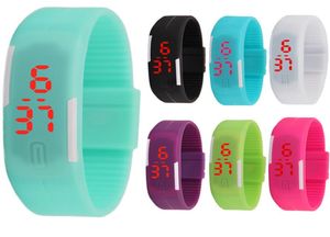 Girl Boy Kids Colorful Sport LED Montres Candy Jelly Men Femmes Silicone Rubber LED Sn Digital Watch Band Band Wristwatch7553626