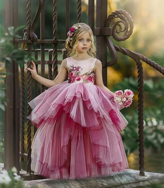 Robes de fille 2023 Blush Pink Layered Tulle Flower Girls Ruffles Puffy Kids Robe de soirée de mariée Custom Made Tier Child Pageant Jupes