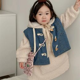 Robes de fille 2023 Produit d'hiver Robe à capuche en fourrure pour enfants Version coréenne Jupe chaude à la mode des filles