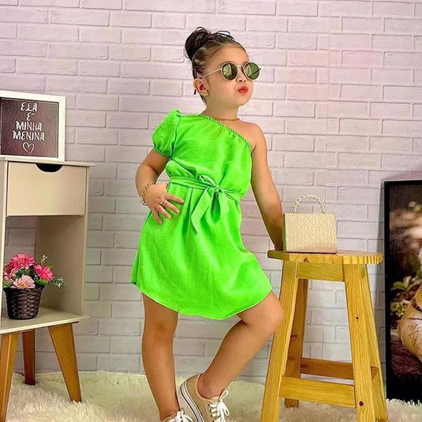 Abiti per ragazze 2024 Abito a-line per bambini con cintura Una spalla Abbigliamento per bambini Verde Y2K Manica a sbuffo moda per bambine 1-8 anni