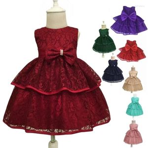 Robes de fille 2024 Design Cotton Borns Robe bébé en dentelle rouge pour une robe de baptême d'anniversaire 1 an