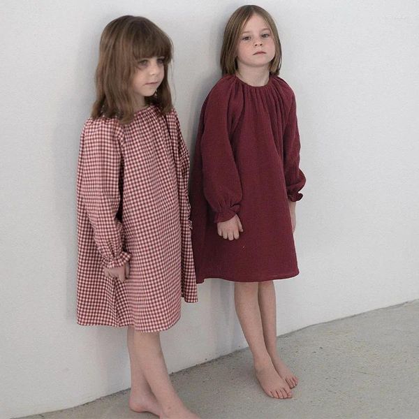 Vestidos de niña 2024 Niños de primavera Use ropa Vestido a cuadros de algodón puro Casa de dos capas de doble capa durmiendo