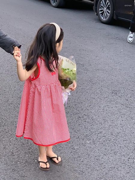 Vestidos de niña 2024 verano versátil sin mangas falda a cuadros bebés niñas niños algodón dulce lindo vestido de princesa cereza niños Casual