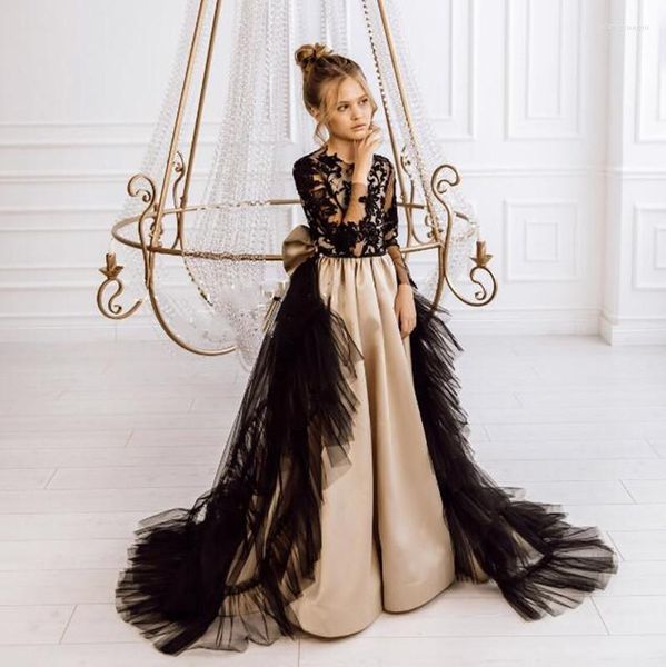 Fille Robes A-ligne Princesse Fleur Robe Pour Mariage Noir Dentelle Tulle Champagne Satin Première Communion Pageant Robe Long Train