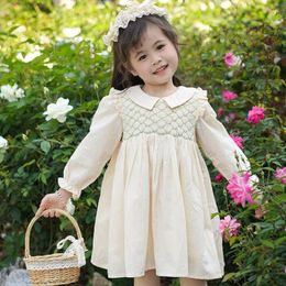 Meisje Jurken Baby Gesmokte Zuigeling Kiel Bloem Borduurwerk Japon Kinderen Spaans Boutique Kleding Peuter Handgemaakte Smokwerk A2519