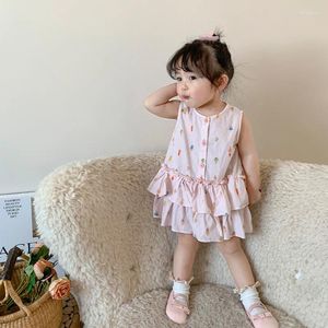 Fille robes causales vêtements pour enfants d'été gâteau coréen vêtements de bébé 2024 col rond mode sans manches sucrées