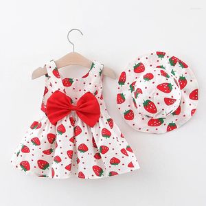 Robes de fille jupe pour enfants en gros bébé petite robe imprimée fraîche de grosse fraise vient avec un chapeau