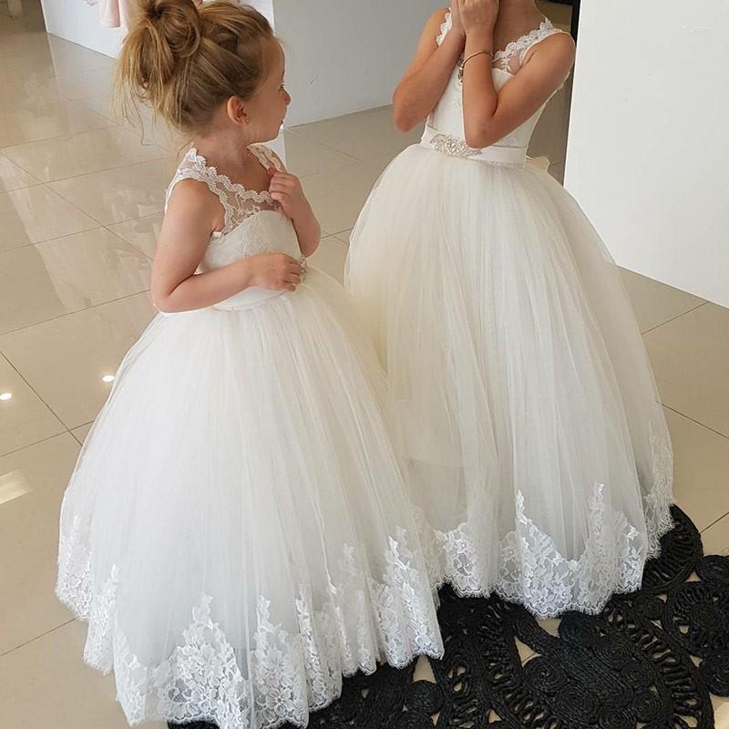 Kız Elbiseler Kızlar İçin İlk Komünyon 2023 Balo Gown Çiçek Elbise Taraklı Boyun Dantel Aplikler Arka Primer Comunion