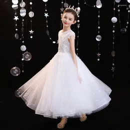 Robe fille robe de fille 2024 printemps western style fleur boy blanc fée hôte de promenade de promenade d'anniversaire de piano anniversaire