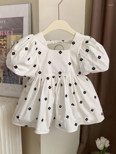 Robes de fille Vêtements pour filles 2023 Summer Girls Retro Polka Dot Square Neck Dress Western Style Bubble Sleeve Parent-enfant Wear Kids