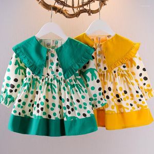 Girl Dresses Girls 'Foreign Style Big Rapel Wave Point Dress 2022 Spring Herfst Baby's eerstejaars kinderprinseskinderen