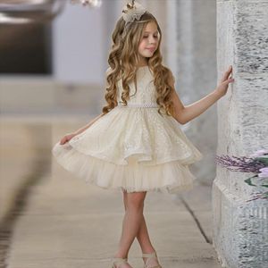 Meisjesjurken Lovely Flower Girls Lace ivoor Pearls riem prinseskinderen voor bruiloft mini avond prom jurken eerste communie jurk