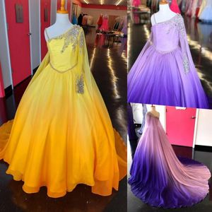 Meisjesjurken paarse optochtjurk 2022 Cape Crystals Beading Chiffon Little Kid Birthday Birthday Formal Party Geel