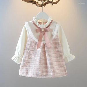 Jurken voor meisjes Kleine babymeisjes Zoete leuke stijl Kleding Lange mouw Ruches Manchetten Hals Strik Versierd voorkant Nep Tweedelige jurk