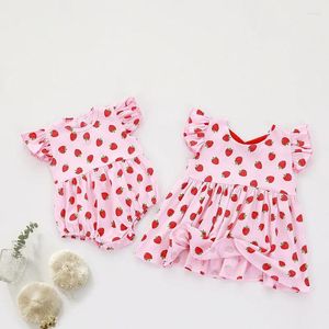 Robes de fille Été Né Bébé Filles Soeur Correspondant Vêtements Fraise Mignon Sans Manches Barboteuse Ensembles De Robe Pour Enfants Tenues En Coton