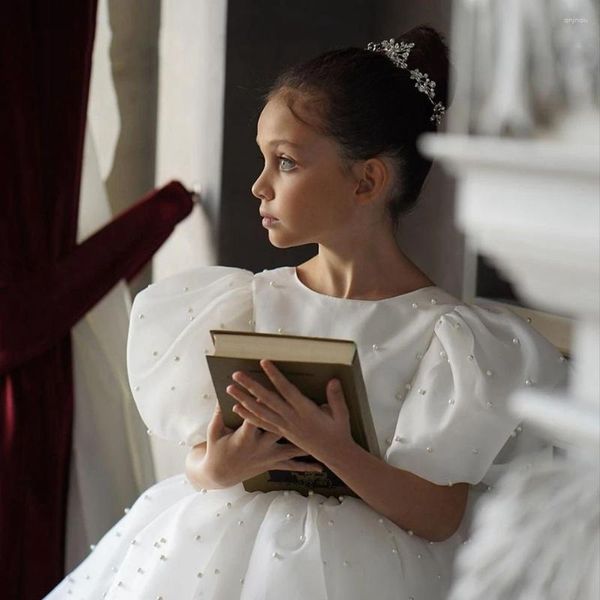 Robes de fille en Tulle blanc, robe à fleurs, en Satin, courte, avec perles perlées, mignonne, pour petit enfant, célébration de bal de Communion, 2023