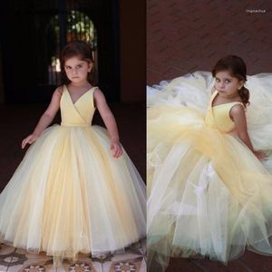 Vestidos de niña Flor amarilla para la boda 2022 Cuello en V Plisado Vestido de fiesta Longitud del piso Vestidos de fiesta modestos para niñas