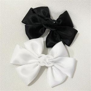 Girl Hair Clips Sweet Bow Spring Clips Zwart Wit Ribbon Bowknot Bronrettes Dubbele laag Women Hairpin Luxe Designer Haaraccessoires