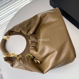 Girl New Chain Totes sacs Designer Cowhide Plemhed Underarm 2024 Sac Fashion Trend Casual Lazy Espagne Single épaule Femme Squelle 3K6L