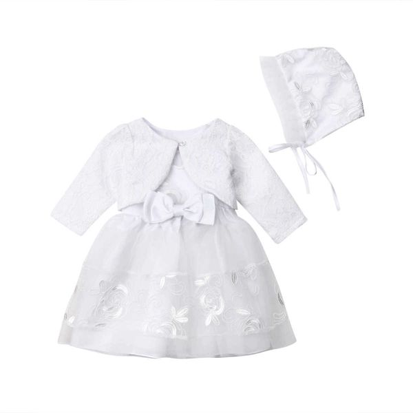 Robes de fille 2020 bébé filles dentelle ivoire 3 pièces ensemble de vêtements mode bébés décontracté fête baptême robe Bonnet veste 0-18M ropa de bebe nia AA230531