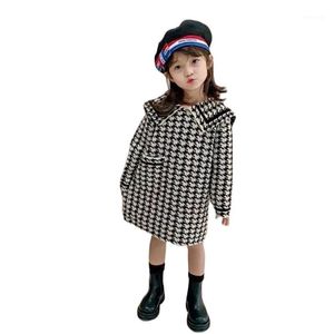 Meisjesjurken 2022 Babymeisje wollen geruit rooster warme winter herfst lente revers tweed windbreaker kinderkatoen