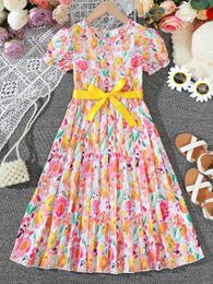 Girl's jurken 2024 Nieuwe modellen kind meisje zomer bloemenjurk mode mode korte mouw rok met riem strandvakantie slijtage 8-12 jaar