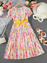 Girl's jurken 2024 Nieuwe modellen kind meisje zomer bloemenjurk mode mode korte mouw rok met riem strandvakantie slijtage voor kinderen meisje 8-12 jaar y240412