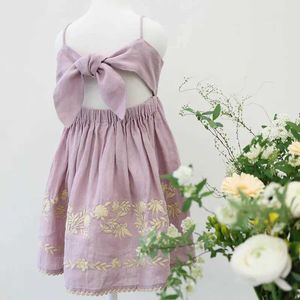 Robes de fille apo Nouveau 2024 Girls coréens Broidered Childrens Jirt Princess Girls Dress Childrens Clothing 2 à 8 ansl2405