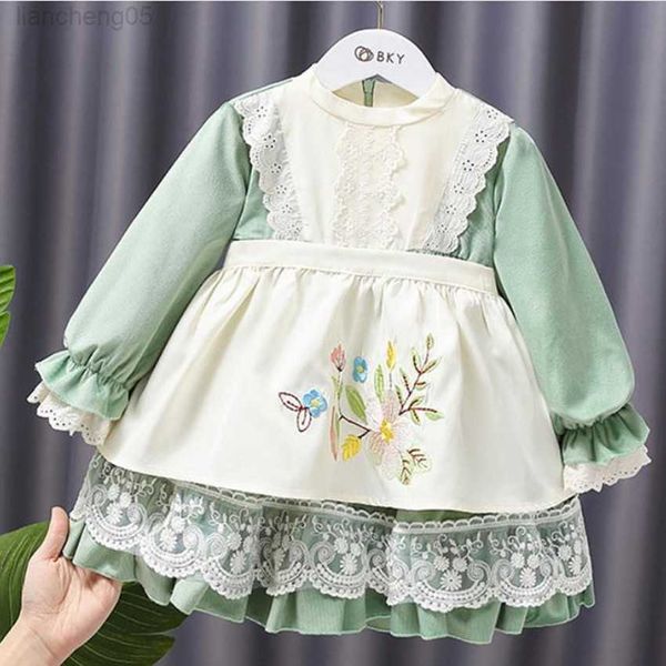 Robes de fille Bébé fille hiver plus velours espagnol lolita princesse robe enfants dentelle couture brodée robe de bal robe W0224