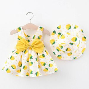 Robes de fille Tenues de bébé 6M-2Years 2022 Summer Born Girls Sling Cute Strawberry Print Dress Avec Sunhat Bow Fashion ClothesGirl's