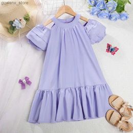 Girl's jurken Bear Leader Summer Jurk Nieuwe Girls Koreaanse editie Bubble Sleeve Hollow Solid Cotton Ruffle Dress Childrens Casual Fashion Dress Y240412