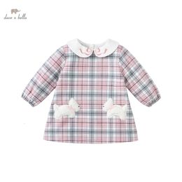 Robes de fille Dave Bella Automne Bébé Doux Dessin Animé Plaid Imprimer Robe Enfants Mode Fête Enfants Infant Lolita Vêtements DBS19990 230802