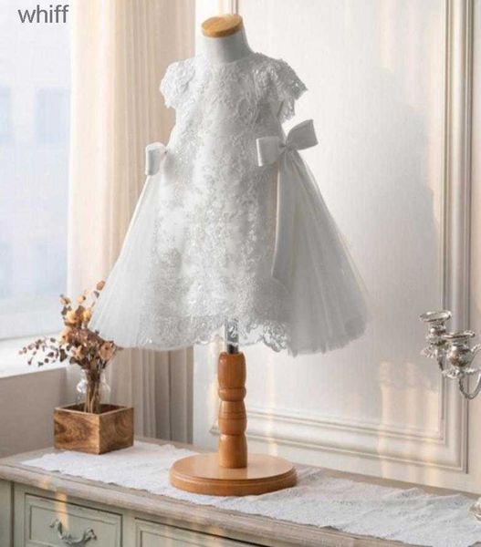 Robes de fille Flower Girls Robes stéréo en dentelle Applique Robe princesse blanche pour enfants arc à manches courtes en tulle