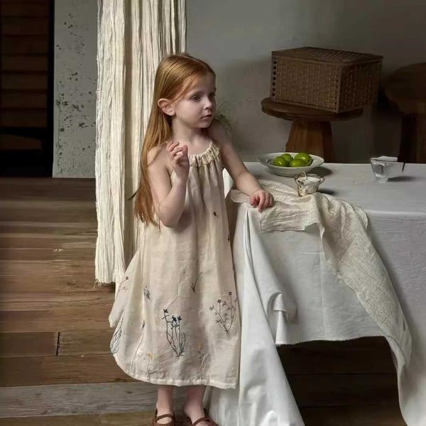 Robes de fille filles robes décontractées 2024 Vêtements pour enfants imprimement simples doux été new mode lâche actif coton beau vintage t240524