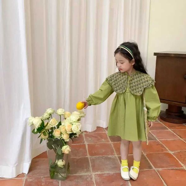 Robes de fille filles robes d'automne printemps nouvelles manches longues pour enfants princesse vestido fleur vestiges fille en gros h240507