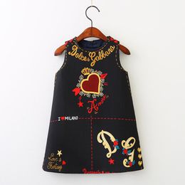 Meisjes Jurken Meisjes Jurk Lente Herfst Europese en Amerikaanse Stijl borduren Bloem vest jurk peuter Babykleding 230731