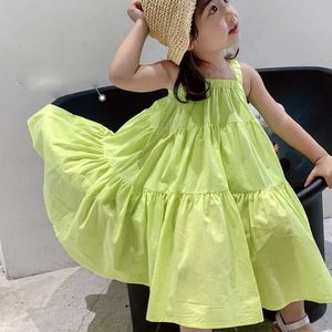 Robes de fille fille robe robe été 2022 coréen cool décontracté pour enfants vestiges gâteau princesse robe bébé enfant pendentif plage versidos d240515