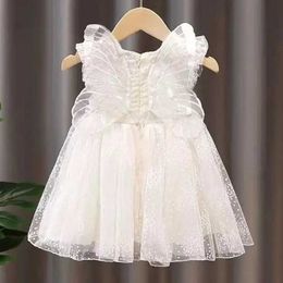 Robes de fille Girls Summer Nouveau 3D Butterfly Backed Sequin Mesh Small Flying Maneves Princess Robe Wedd