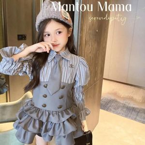 Robes de fille Enfants Fille Printemps Automne Gâteau Robe Élégante Manches Bouffantes Stripe Uniforme Scolaire Princesse Gris Filles Gentlewoman Enfants Vêtements 231207