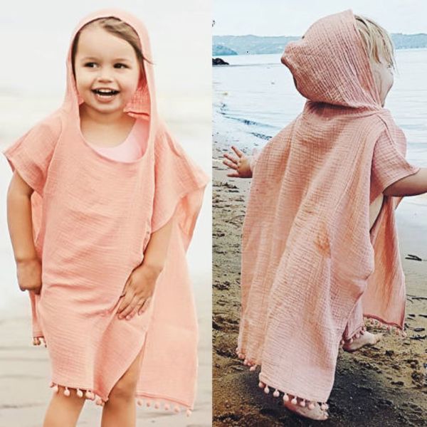 Robes de fille enfants enfant en bas âge bikini couvrir robes à capuche bébé fille couleur unie sans manches gland longue cape robe 1-4 ans vêtements de plage 230725