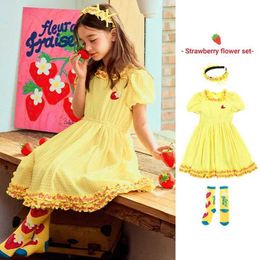 Robes de fille coréens vêtements pour enfants robe jaune 2024 Nouveau enfant d'été bébé fille princesse fête belle compétences pour enfants vêtements wx