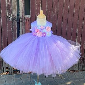 Robes de fille Robe de demoiselle d'honneur lavande avec mousseline de soie et longues bretelles Toddler Baby Girls Tutu de mariage 230802