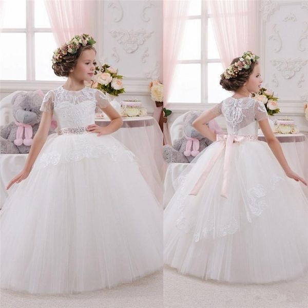 Robes de fille modeste bateau cou dentelle demi manches petites filles mariage balayage train applique tulle fleur fille robefille