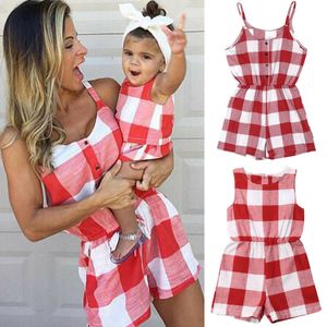 Robes de fille mère fille famille correspondant tenues vêtements à carreaux parent enfant robe bébé filles maman barboteuse mode été femmes enfants costume 230728