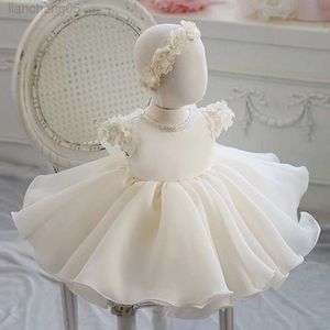 Robes de fille nouvelle robe de demoiselle d'honneur pour mariage perles appliques dentelle robe de bal infantile princesse bébé filles baptême baptême robe d'anniversaire W0224