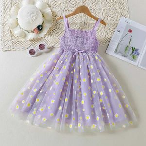 Girl's jurken Nieuwe zomercasual en verse mesh -jurk voor meisjes van CuHK met Suspender Bow en Small Daisy Dress Y240529