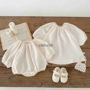 Jurken voor meisjes Pasgeboren babyjongen en katoenen romperjurk Baby Peuter 3D-raster Onesie Witte jumpsuit Zusjurk Onepiece Babykleding 3-24Mvaiduryb