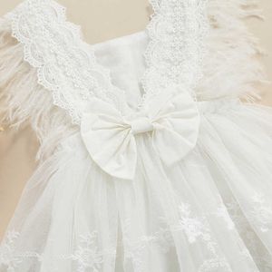 Robes de fille princesse infantile bébé filles robe de broderie douce bébé plumes mouche manches dos nu robe blanche robe d'été