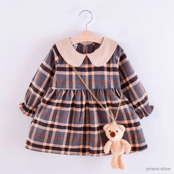 Vestidos de niña Primavera y otoño Vestido de manga larga para niñas 2 piezas / conjunto Total Little Bear Colgante Academia Estilo Patrón Muñeca Cuello Vestido diario