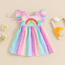Girl's jurken Suefunskry Little Girl Rainbow Dress Casual schattige stip geprinte vliegende mouwen rond nek jurk kleuterschool zomerjurk240508